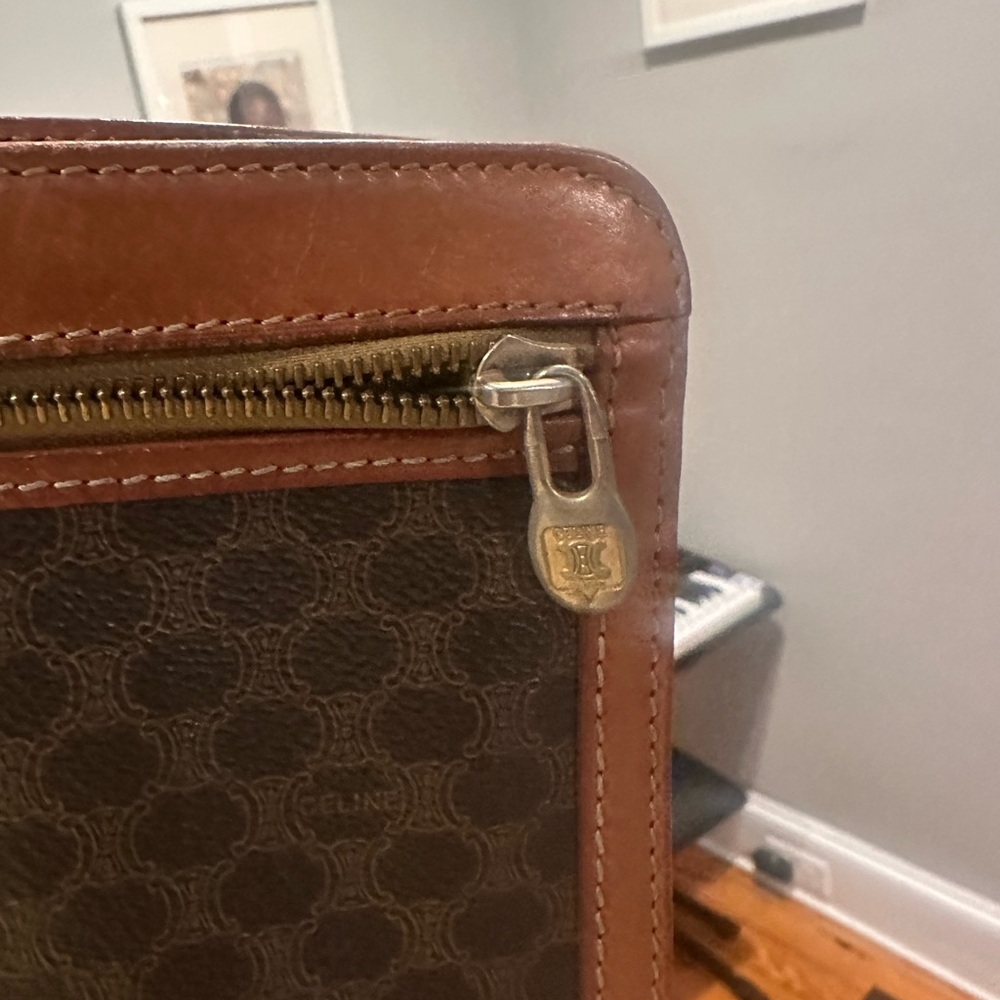 Celine - Picture 3 of 3